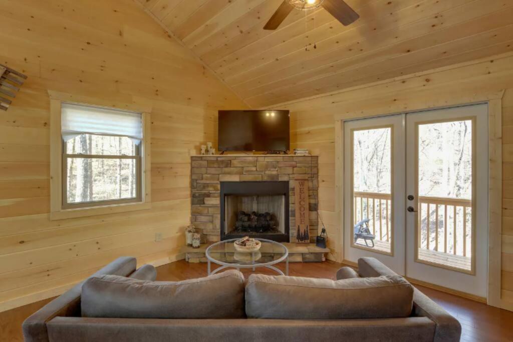 New Serene, Fun & Comfy Cabin- Covered Deck, Grill, Arcade Murphy Buitenkant foto
