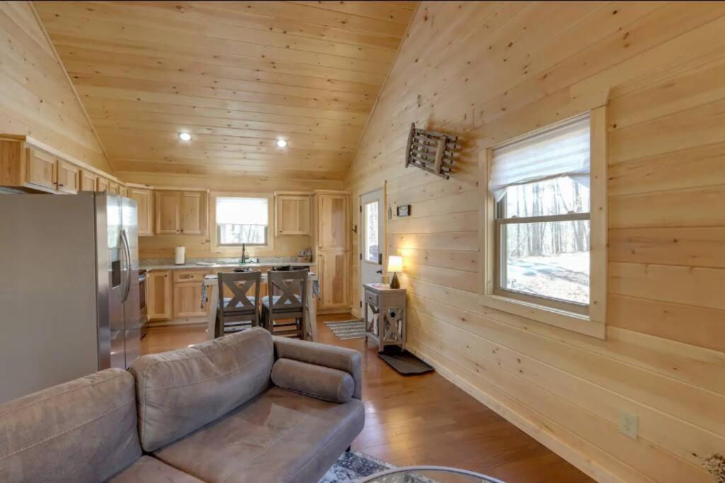 New Serene, Fun & Comfy Cabin- Covered Deck, Grill, Arcade Murphy Buitenkant foto
