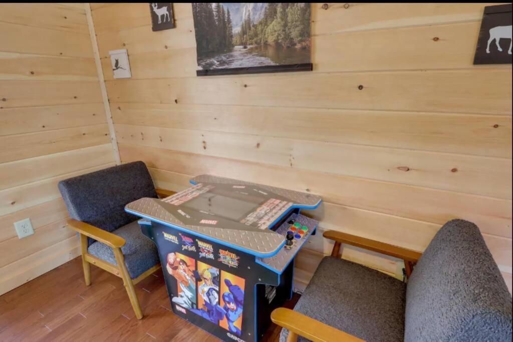 New Serene, Fun & Comfy Cabin- Covered Deck, Grill, Arcade Murphy Buitenkant foto