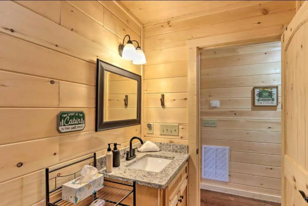 New Serene, Fun & Comfy Cabin- Covered Deck, Grill, Arcade Murphy Buitenkant foto