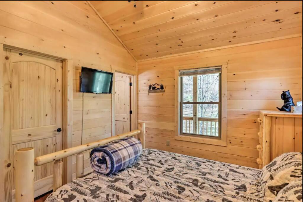 New Serene, Fun & Comfy Cabin- Covered Deck, Grill, Arcade Murphy Buitenkant foto
